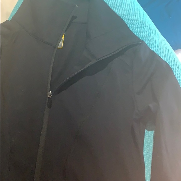 Full zip shirt with thumb holes - Picture 5 of 8